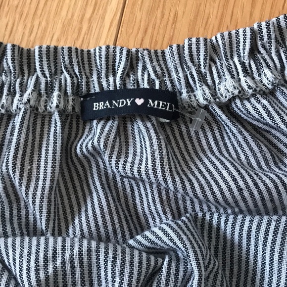 Brandy Melville off the shoulder top - Picture 2 of 3
